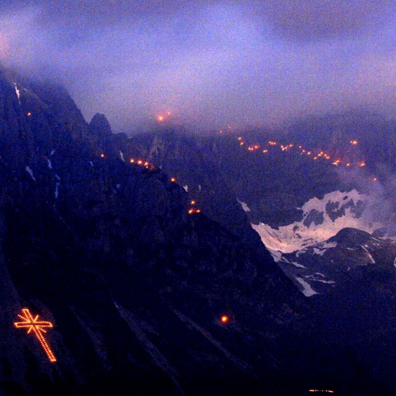 WK_229_Sonnwendfeuer-im-Wilden-Kaiser_TVB-Wilder-Kaiser.JPG
